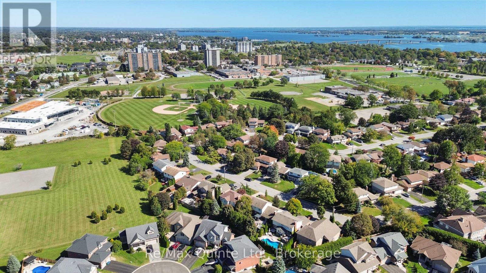 69 KENSINGTON CRESCENT - 4