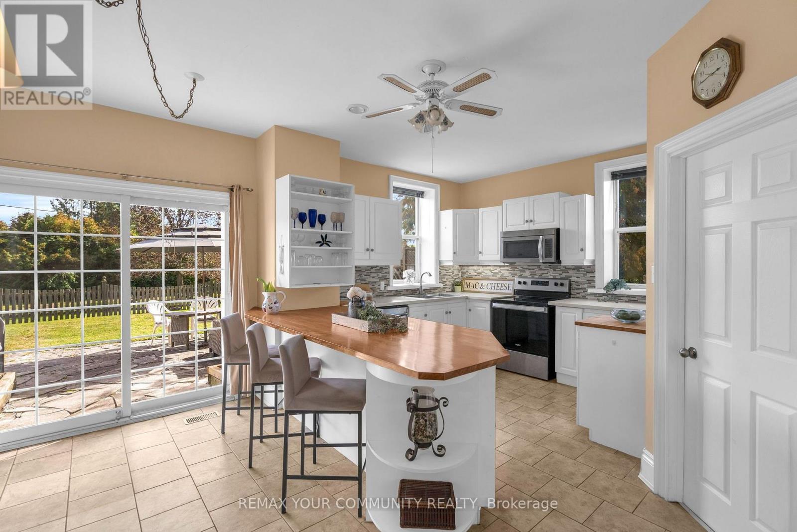 351 HEDGE ROAD - 13