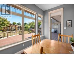Kitchen - 616 Attenborough St, Parksville, BC V9P1A5 Photo 8