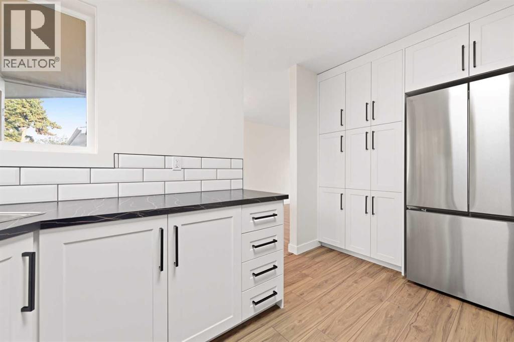 77 Selkirk Boulevard - 13