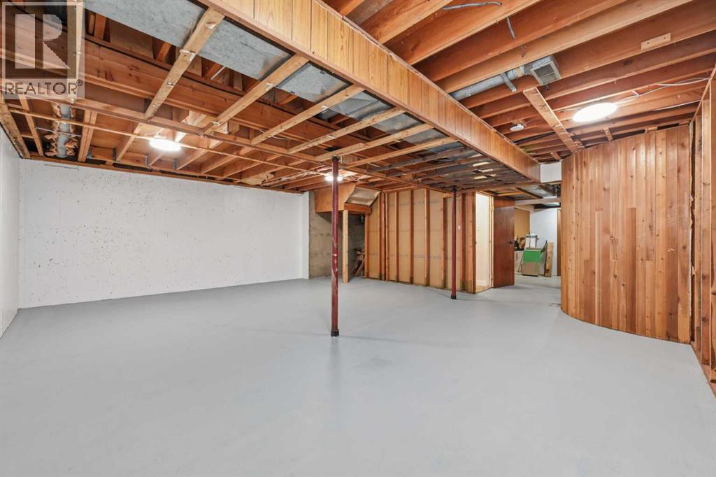 77 Selkirk Boulevard - 27