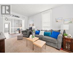 Living room - 61 Lindsay Street N, Kawartha Lakes, ON K9V1T6 Photo 6