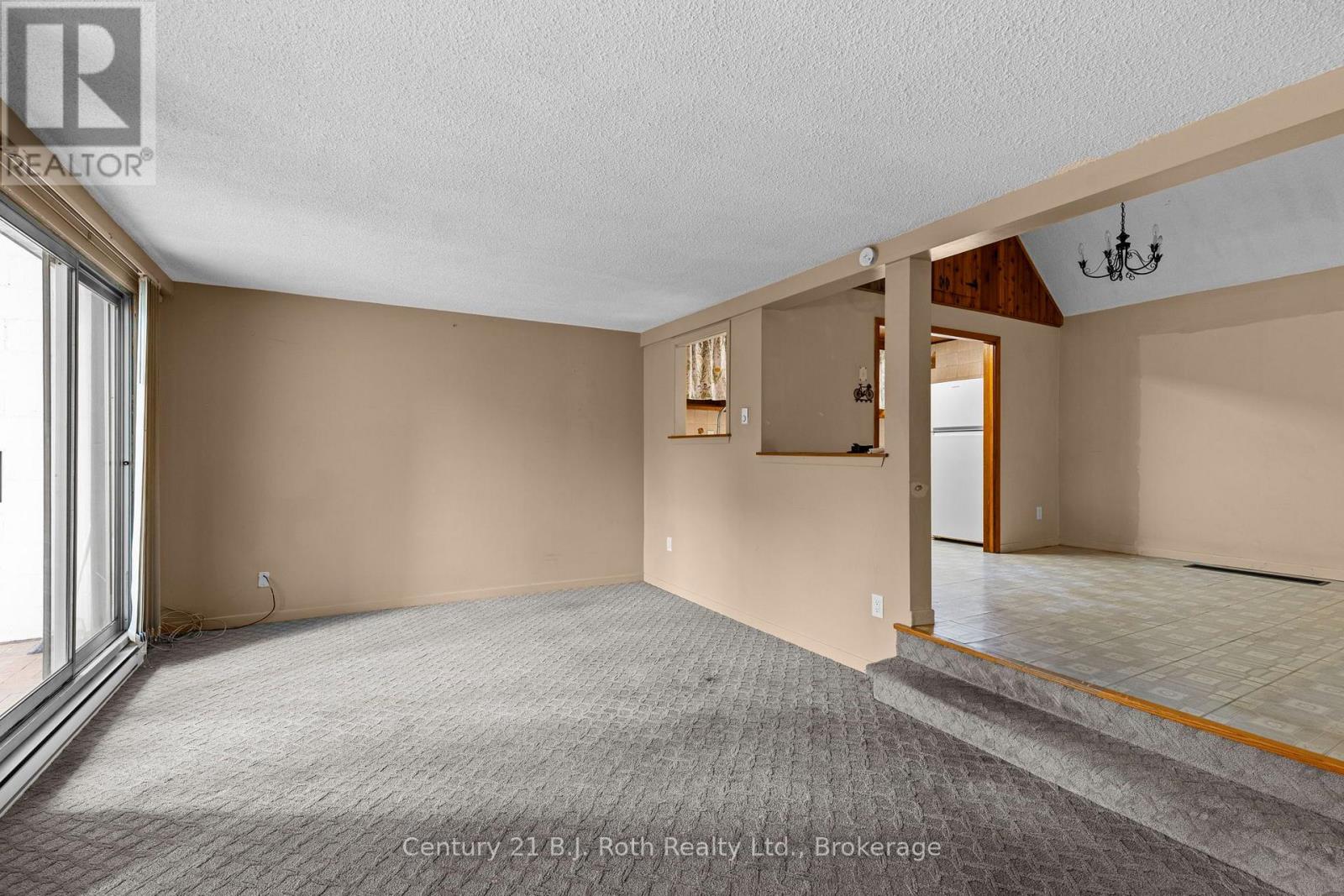 #24 40 VICTORIA CRESCENT - 13