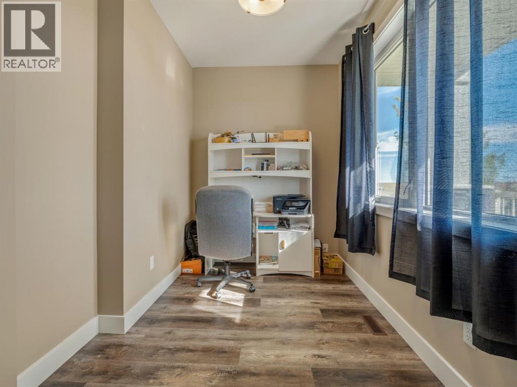 521 Kipp Street - 4