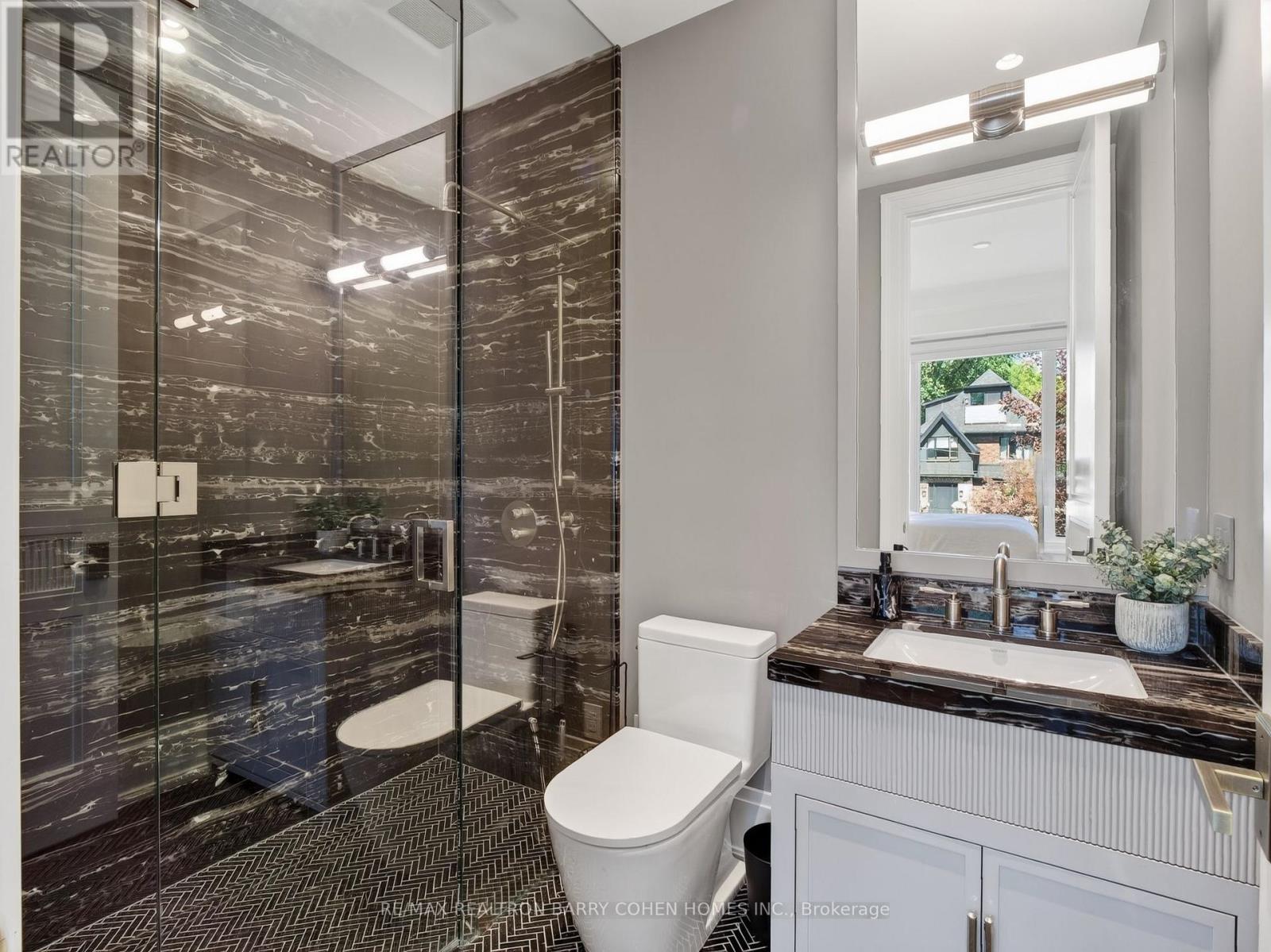 87 COLLEGE VIEW AVENUE - Image 30