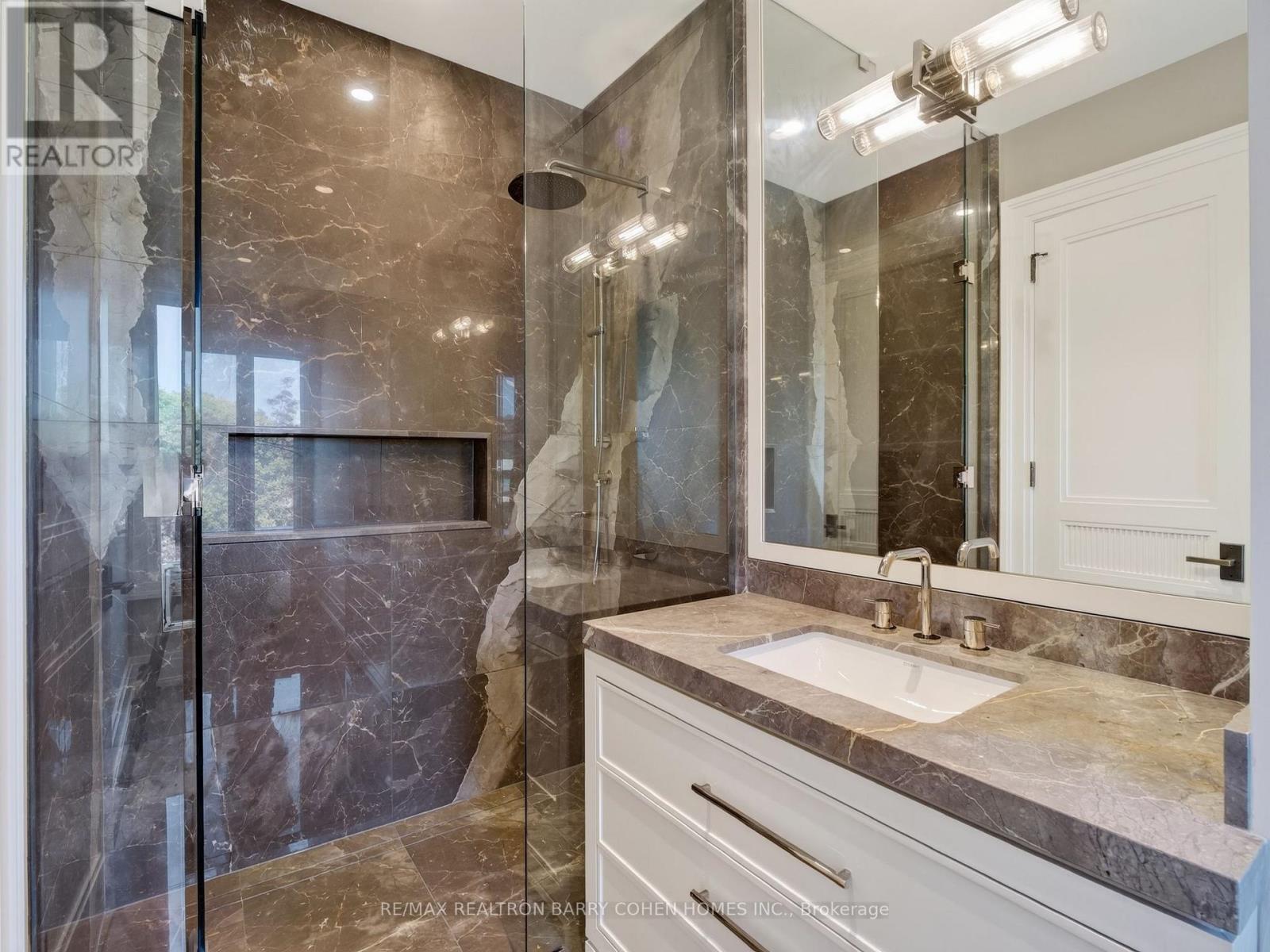 87 COLLEGE VIEW AVENUE - Image 34