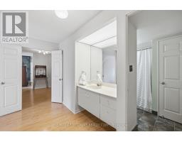 1003 - 280 Simcoe Street, Toronto, ON M5T2Y5 Photo 24