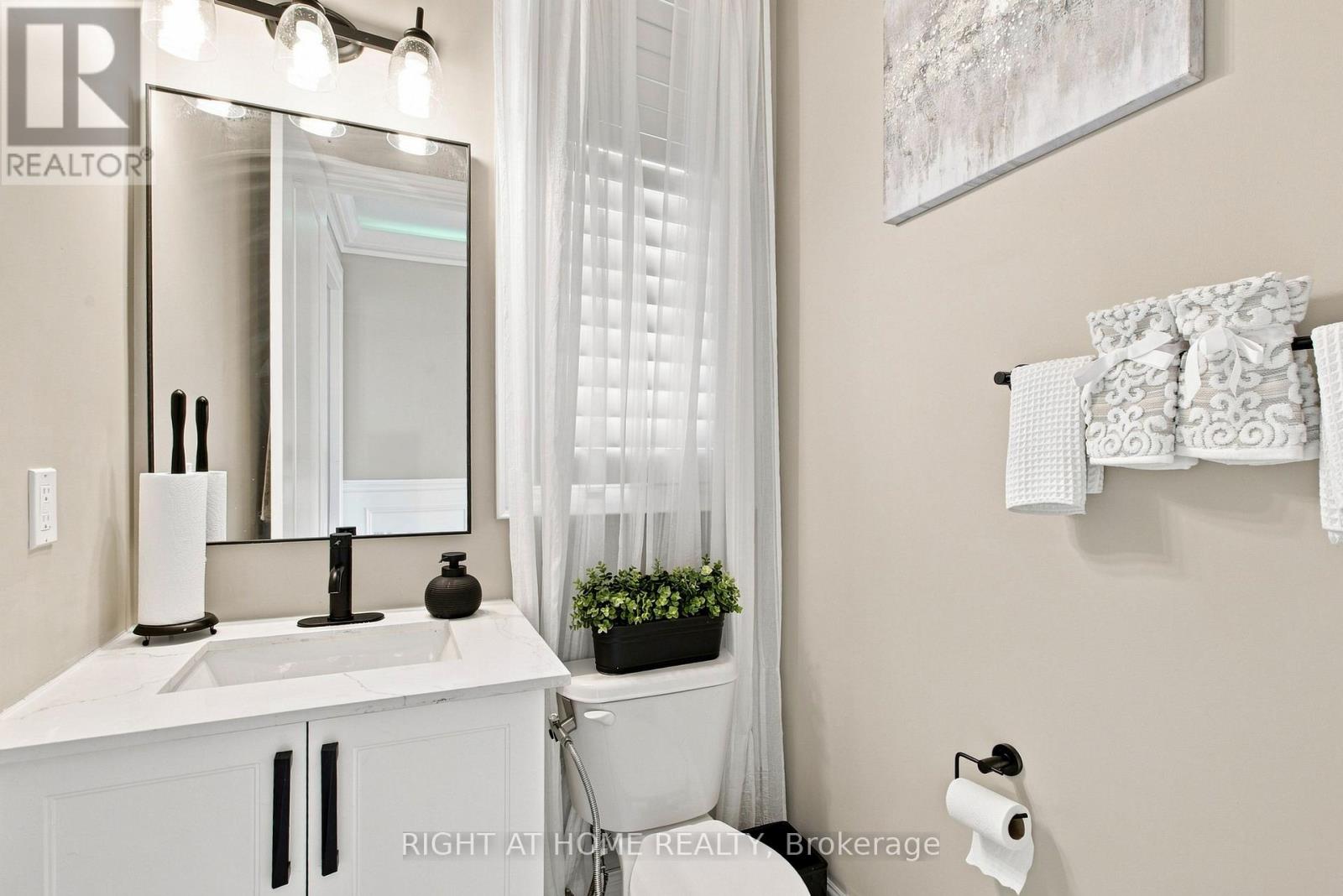 2349 DRESS CIRCLE CRESCENT - 33
