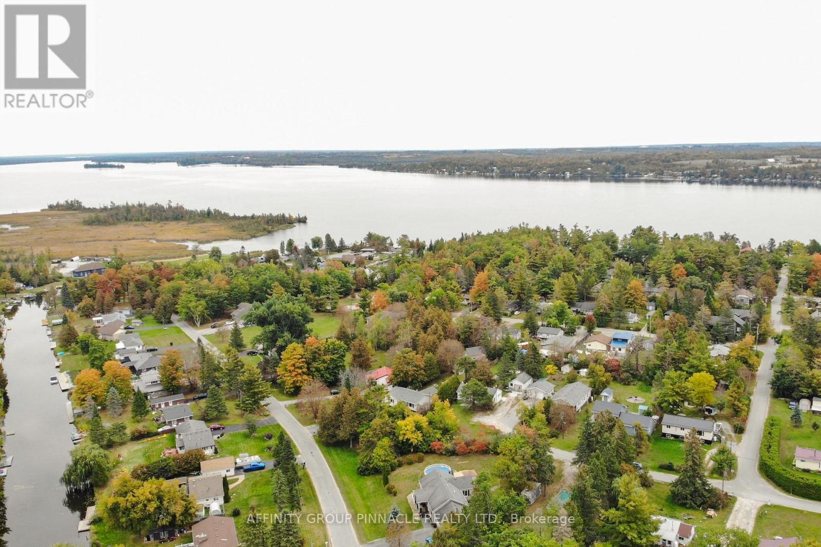 24 OAKWOOD DRIVE - 29