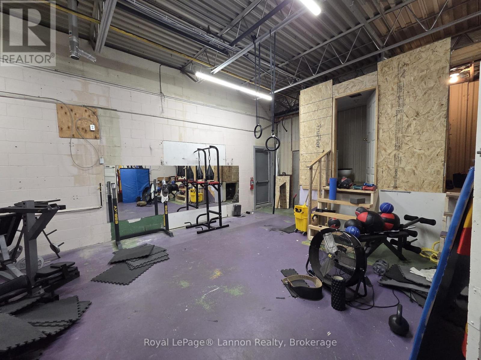 910 Memorial Avenue — photo 11
