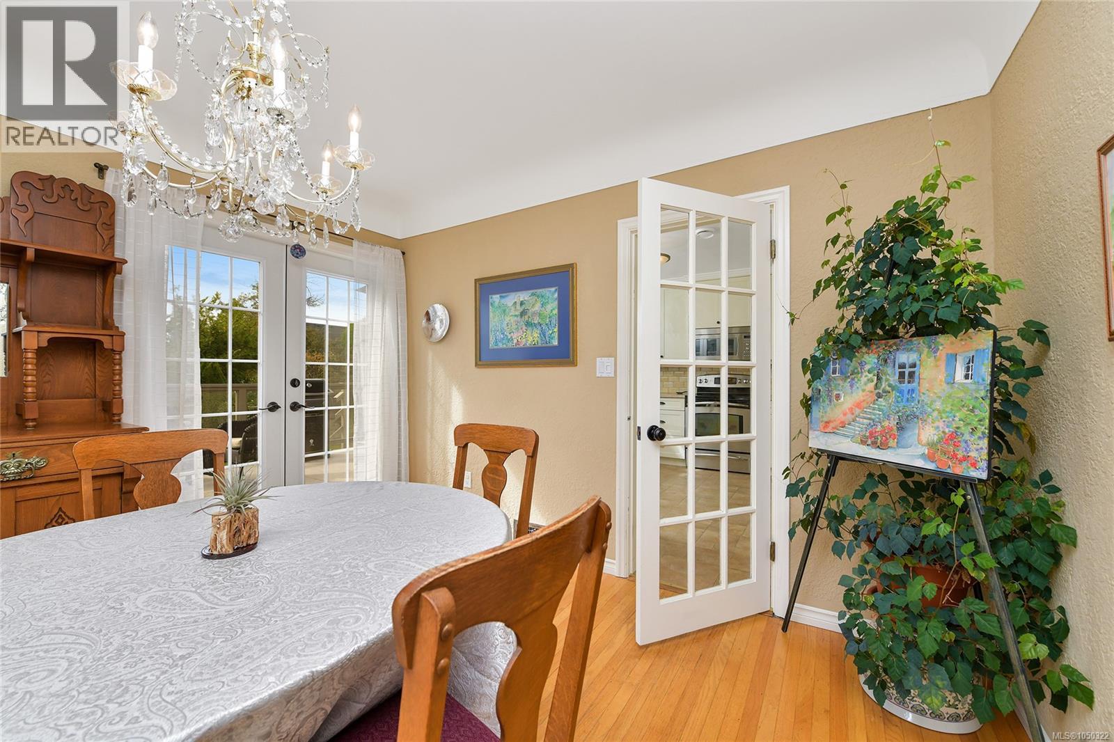 2585 Dufferin Ave - 13