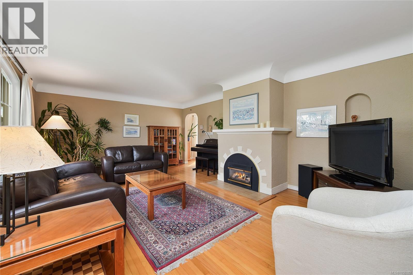 2585 Dufferin Ave - 15