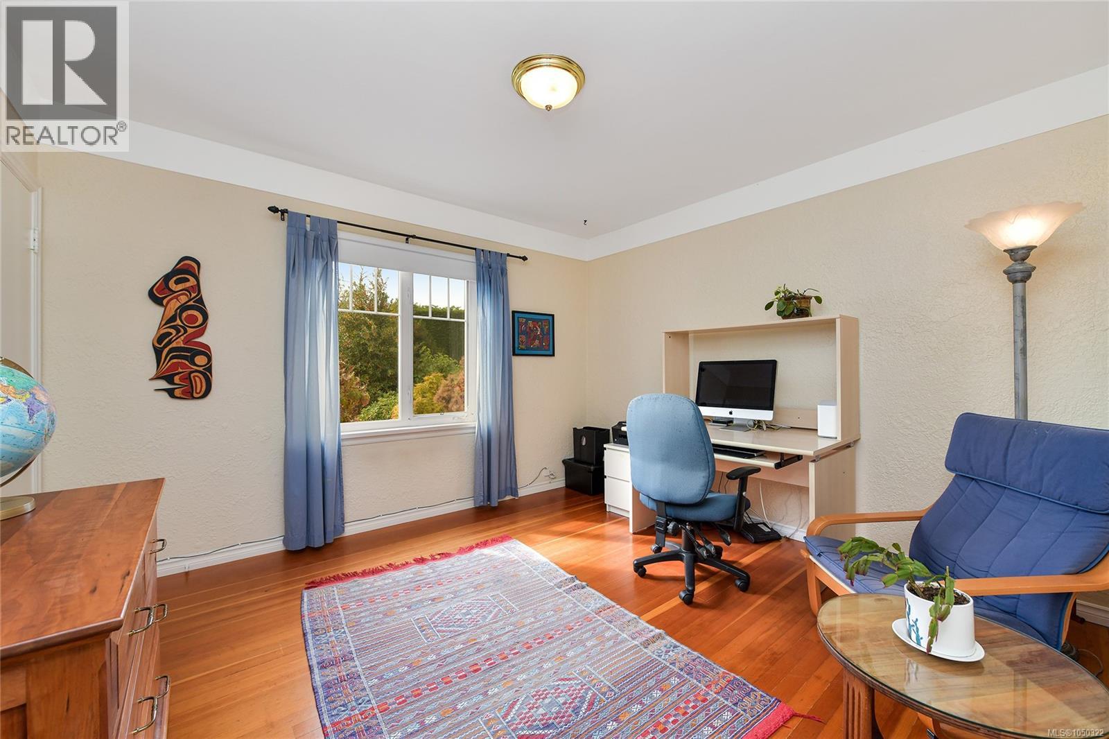 2585 Dufferin Ave - 22