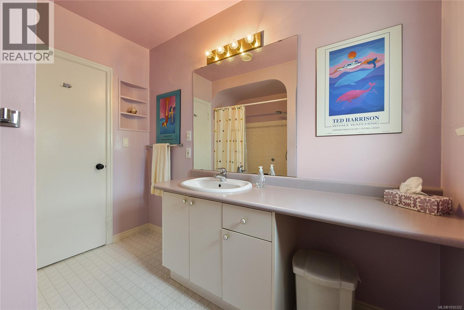 2585 Dufferin Ave - 24