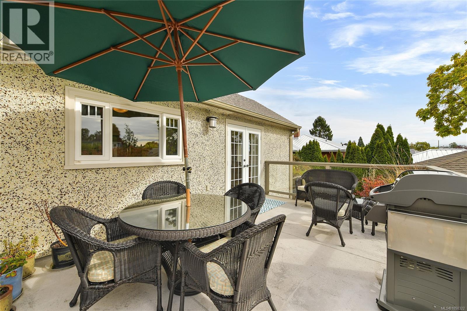 2585 Dufferin Ave - 37