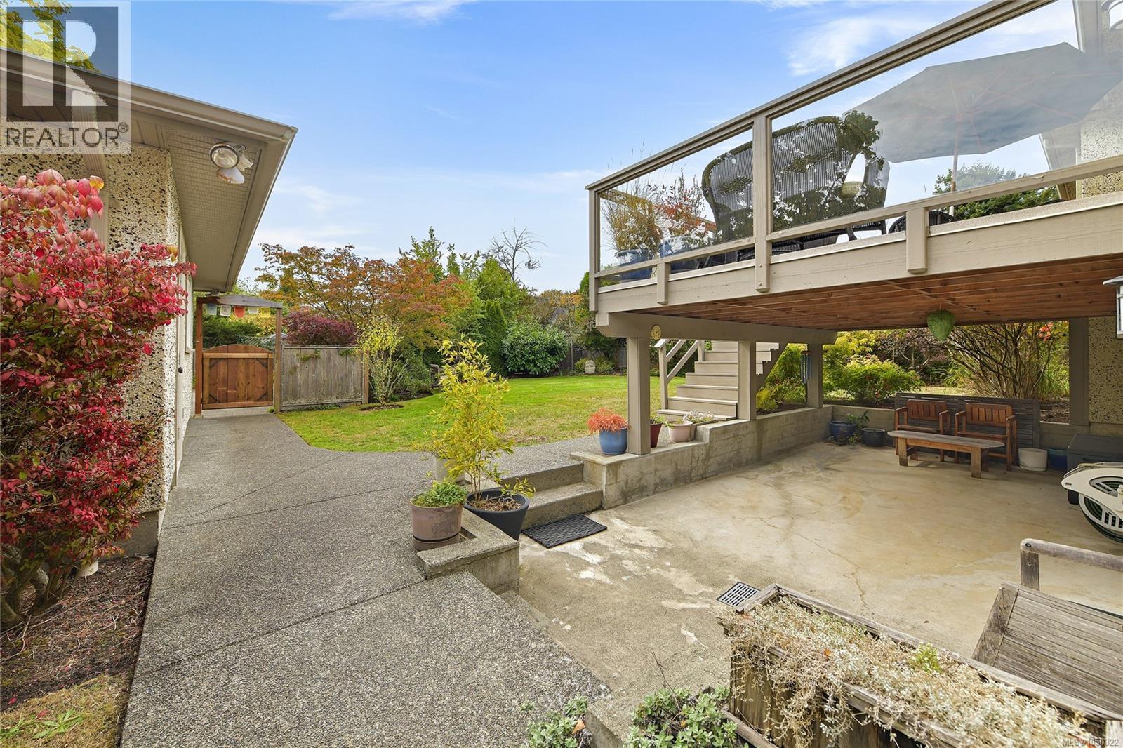 2585 Dufferin Ave - 39