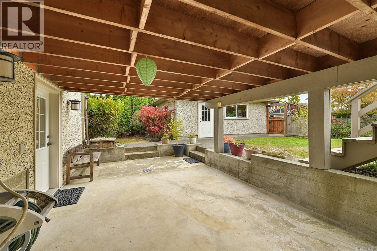 2585 Dufferin Ave - 41