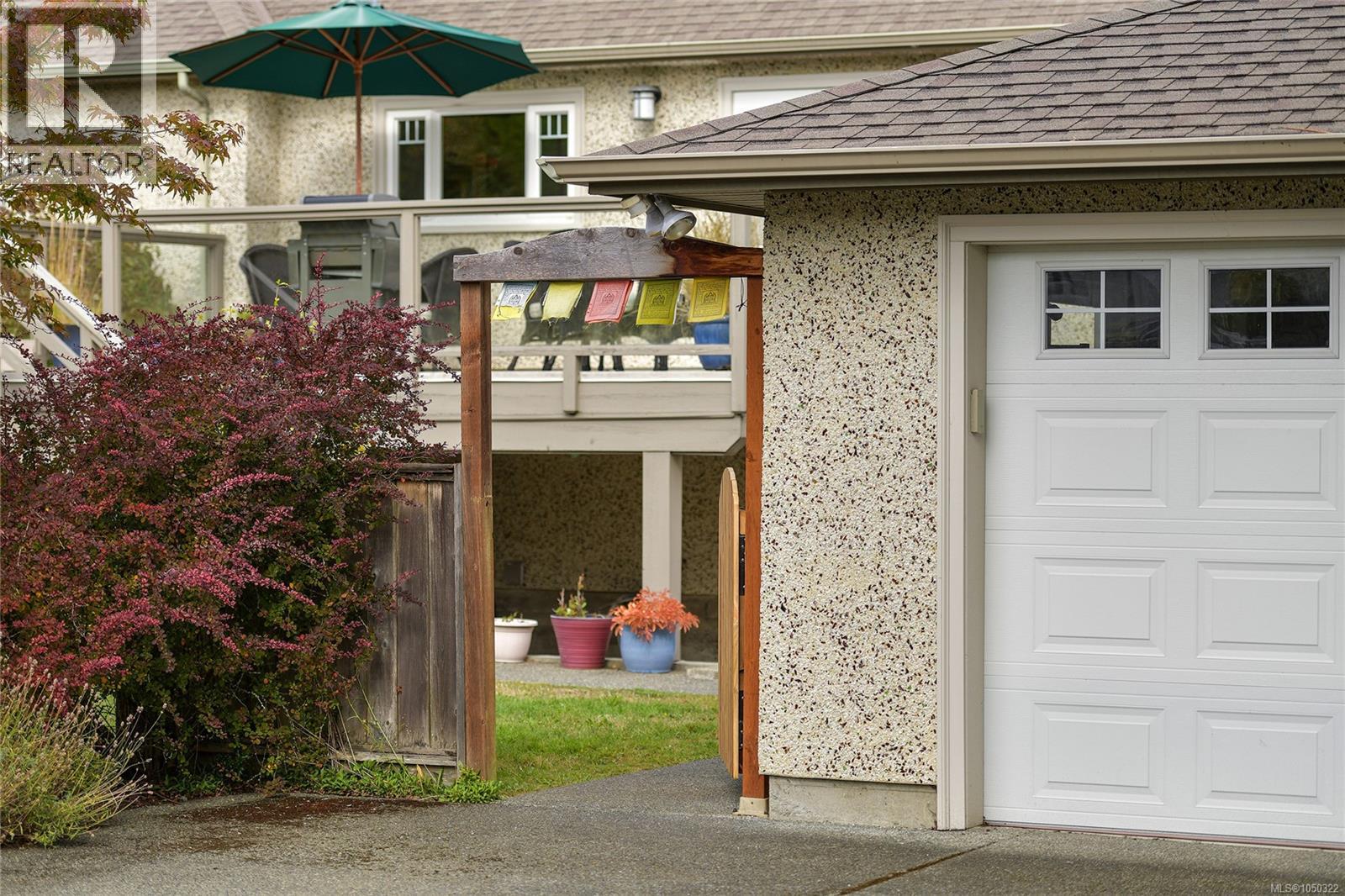 2585 Dufferin Ave - 48