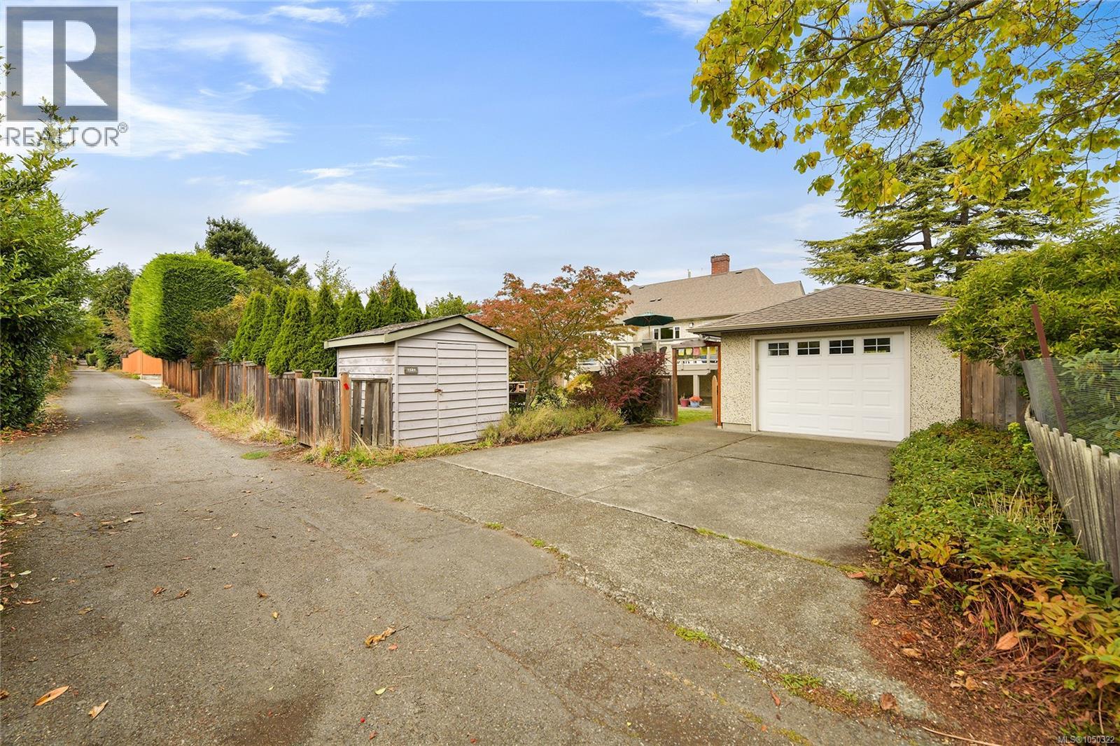2585 Dufferin Ave - Image 49
