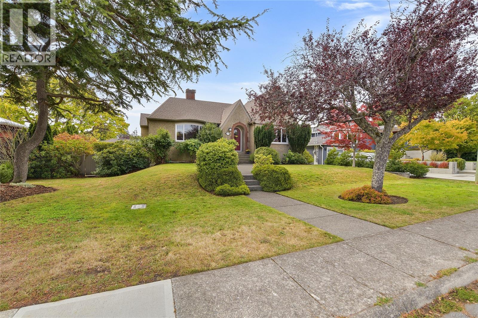 2585 Dufferin Ave - 57