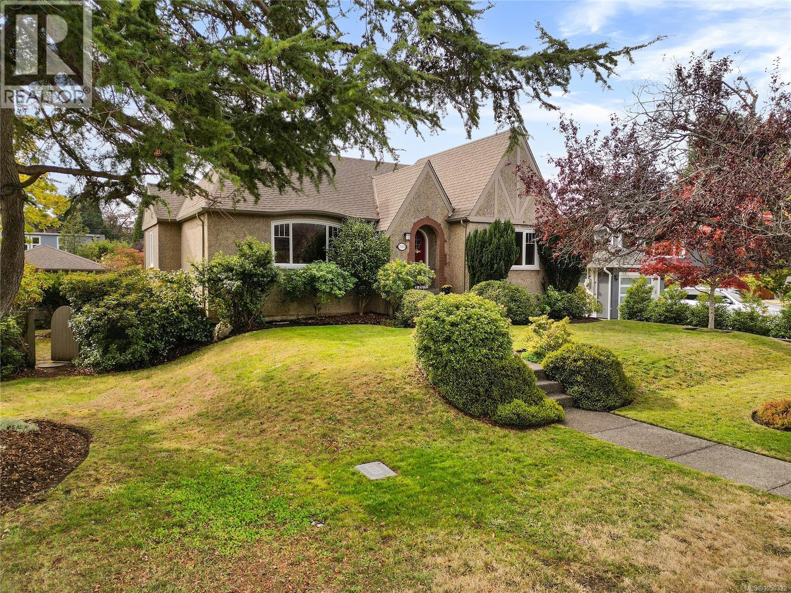 2585 Dufferin Ave - 6