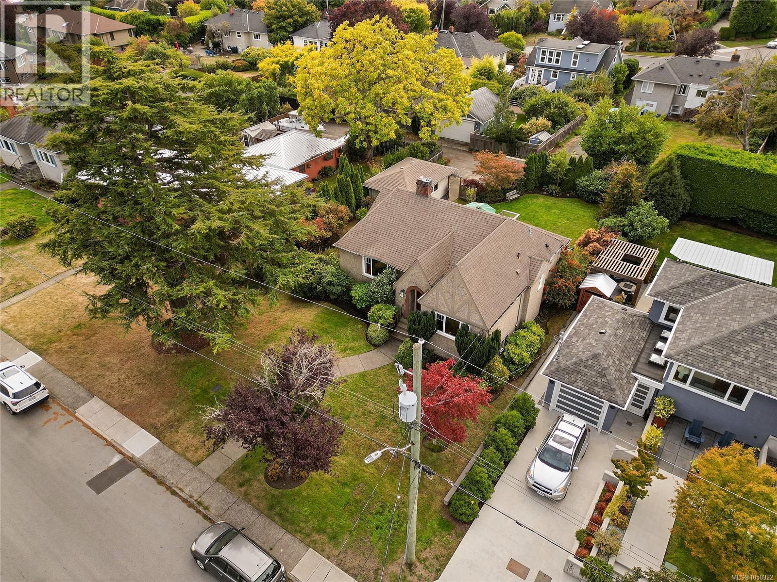 2585 Dufferin Ave - 60