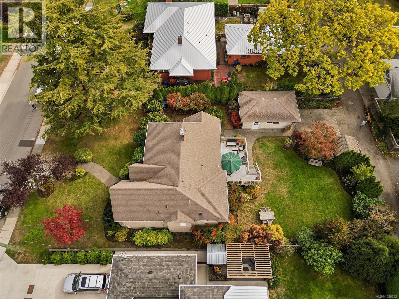 2585 Dufferin Ave - 61