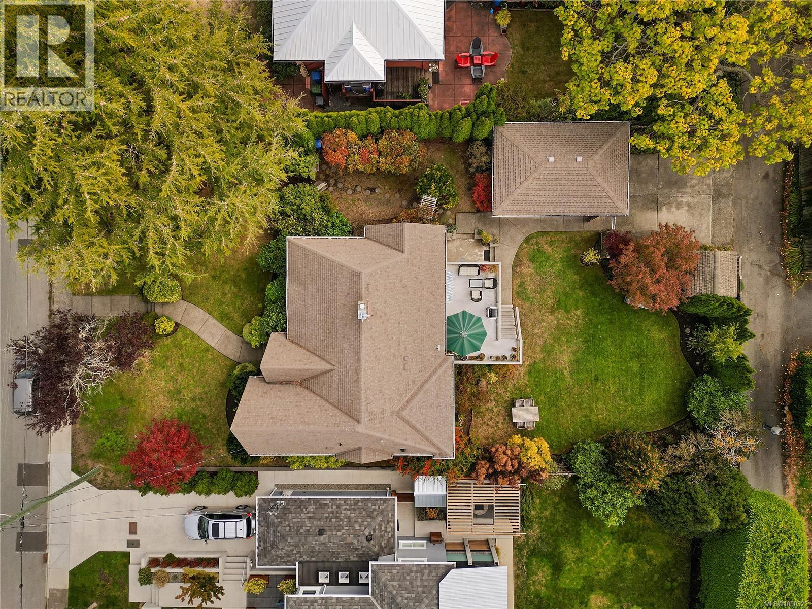 2585 Dufferin Ave - 62