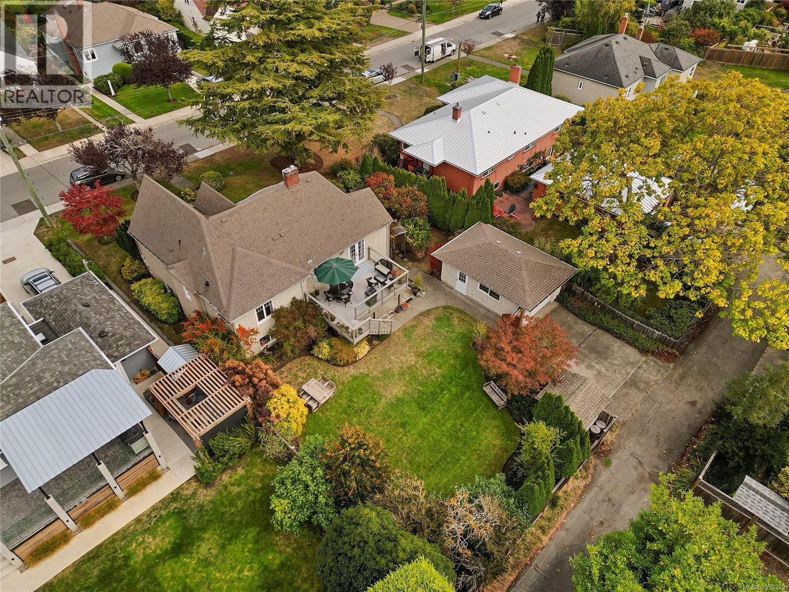 2585 Dufferin Ave - 64