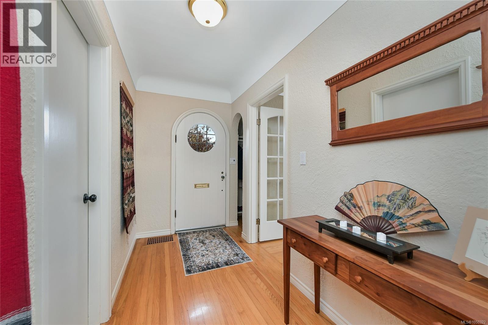 2585 Dufferin Ave - Image 7