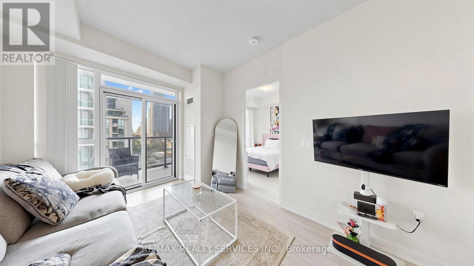 #707 38 ANNIE CRAIG DRIVE - 9