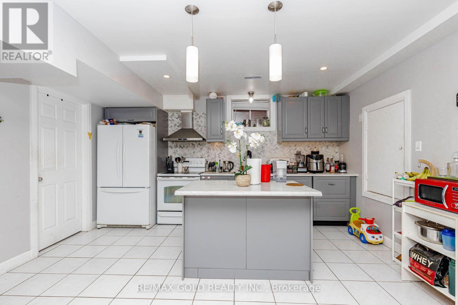 108 MONTMORENCY DRIVE - 34