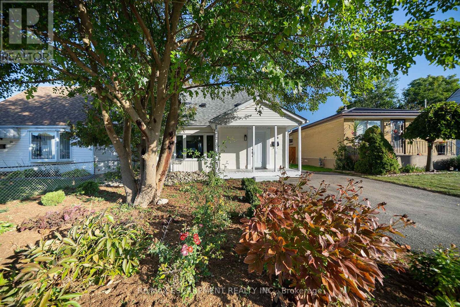 89 SALISBURY AVENUE - 1