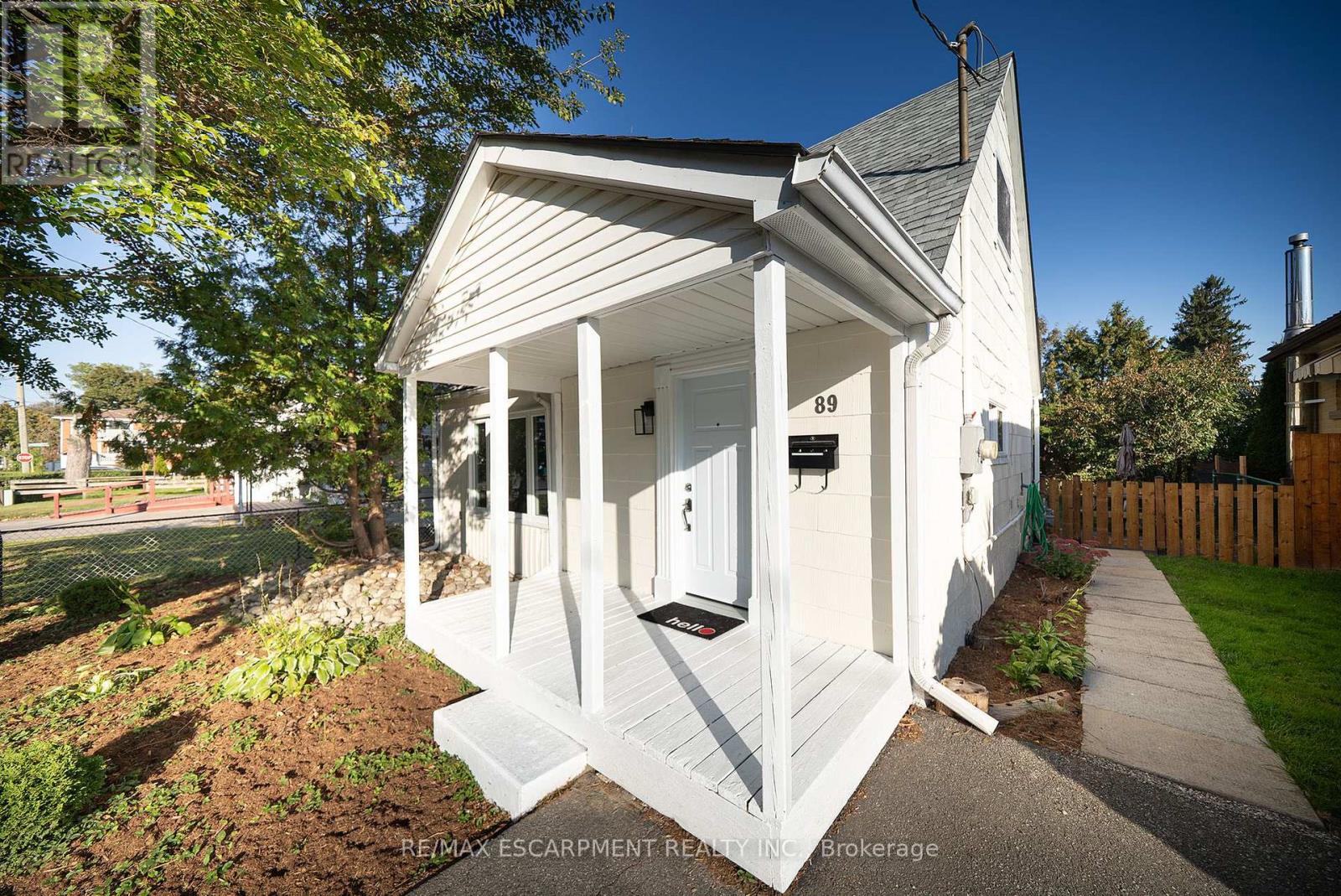 89 SALISBURY AVENUE - 3