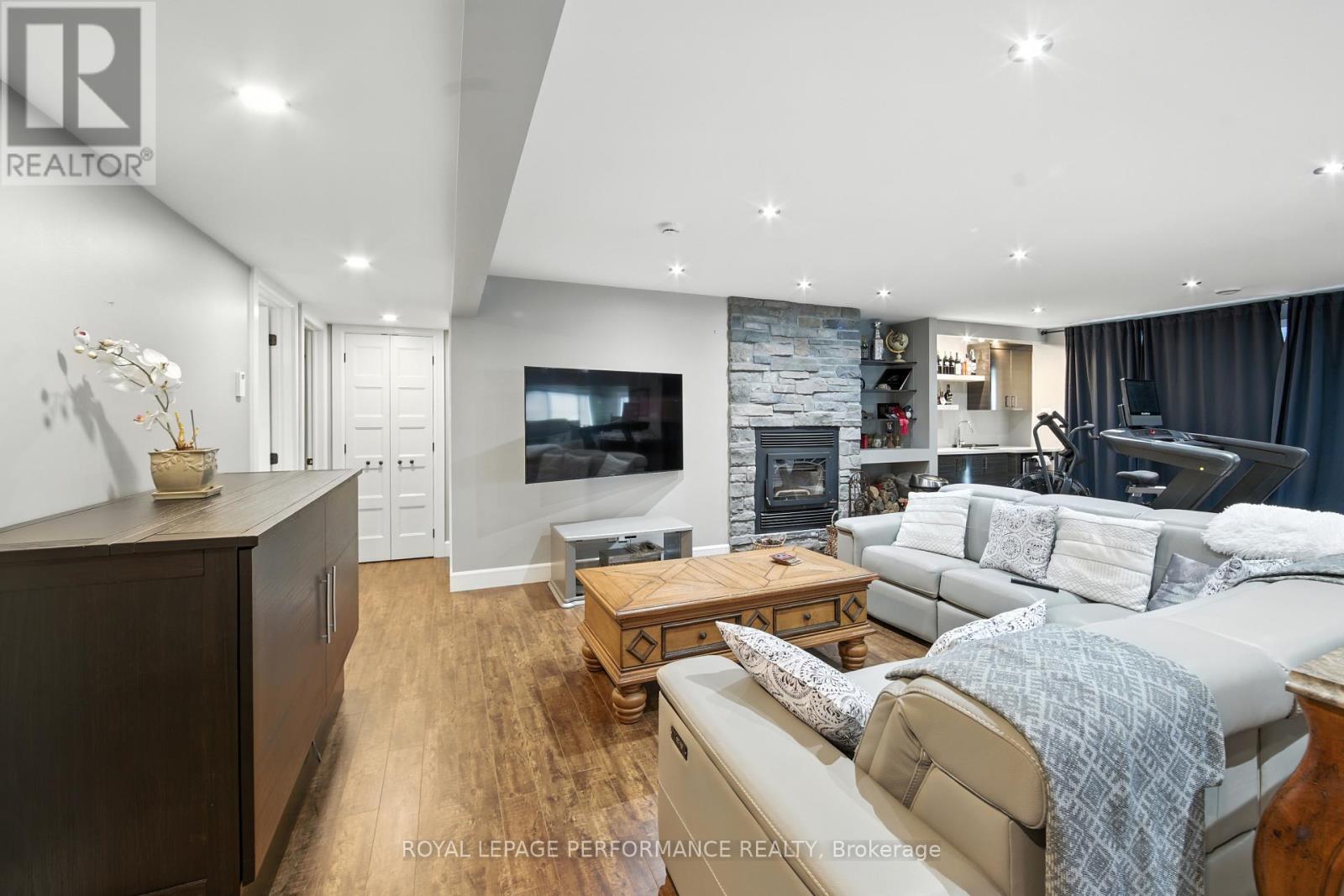 3745 FRONT ROAD - 23