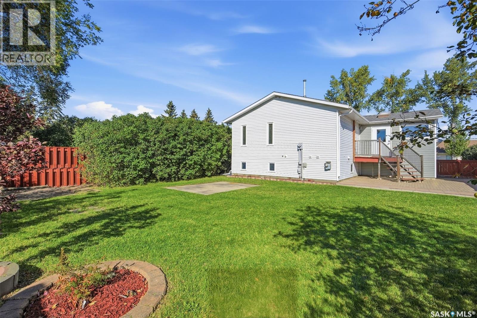 404 Peters STREET, Warman — photo 2