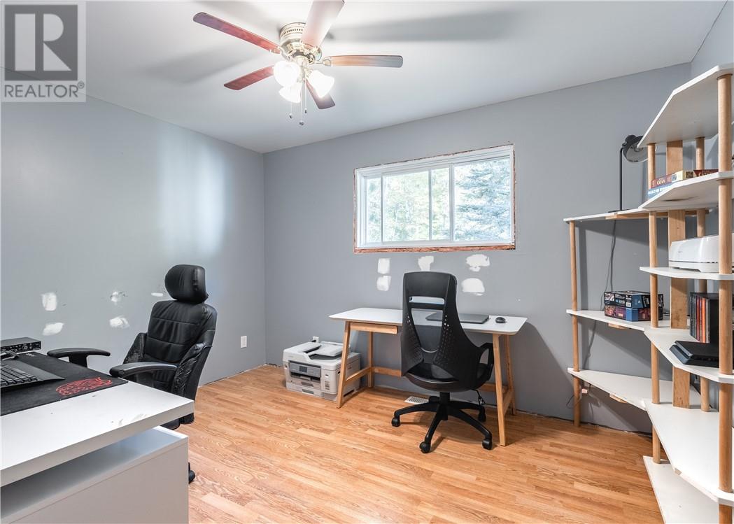 2366 Vermillion Lake Street - Image 17