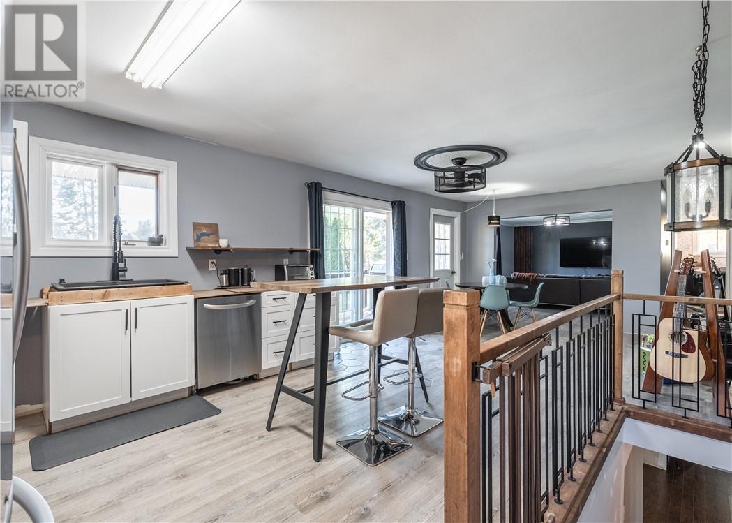 2366 Vermillion Lake Street - Image 18