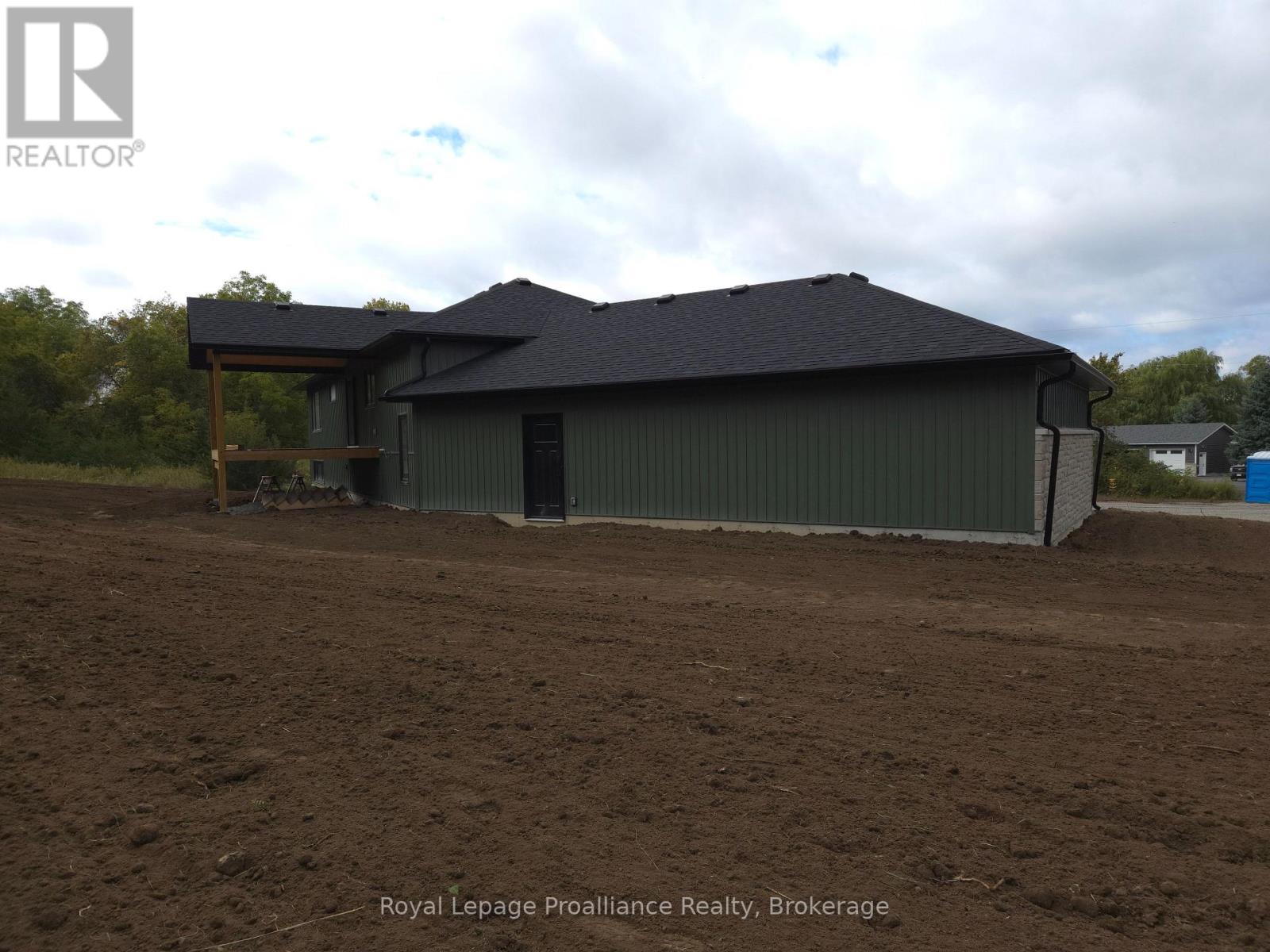 1295 VICTORIA ROAD - Image 9