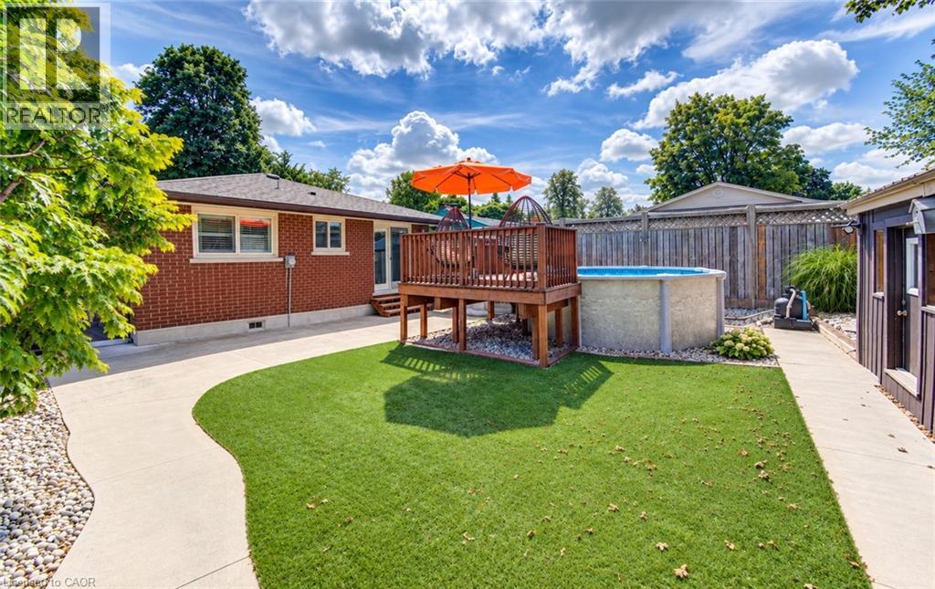 144 HOLBORN Drive - Image 33
