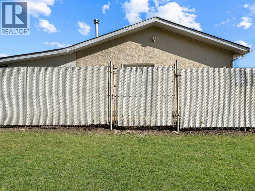 50 Moberly Crescent - 40
