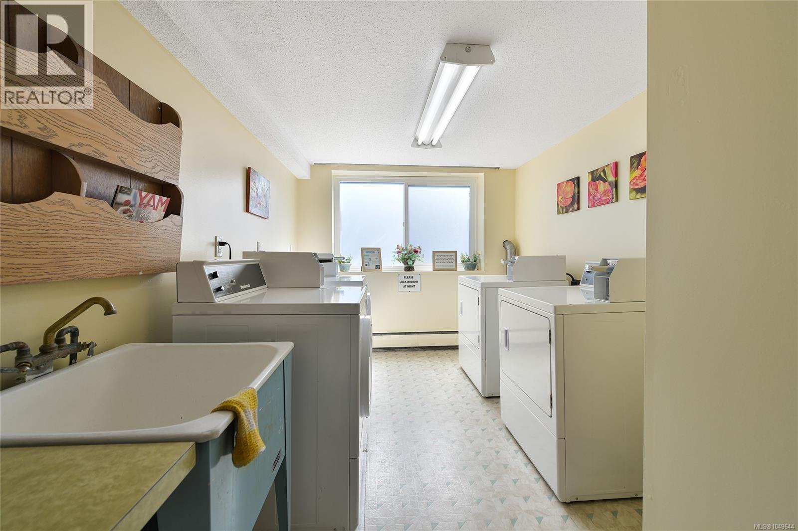 301 2095 Oak Bay Avenue, Oak Bay