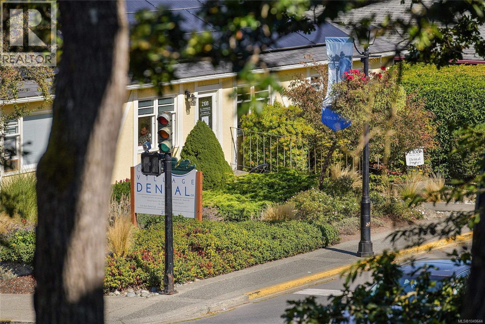 301 2095 Oak Bay Avenue, Oak Bay