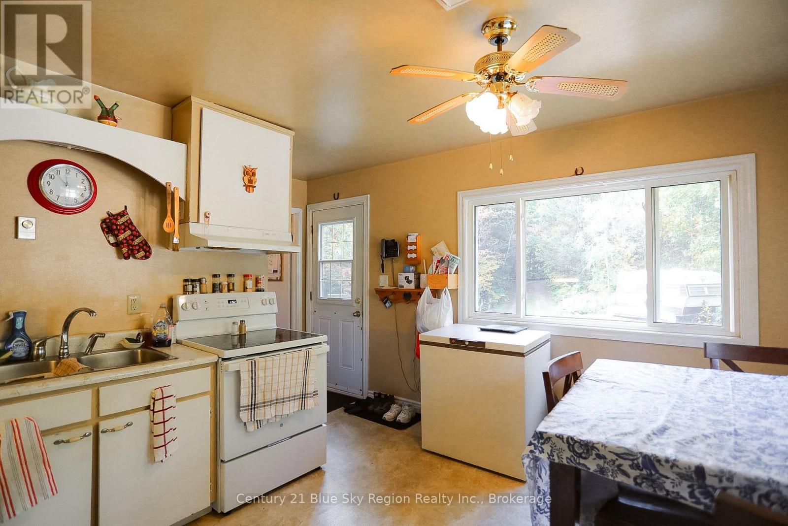 110 RIVERSIDE DRIVE - 12