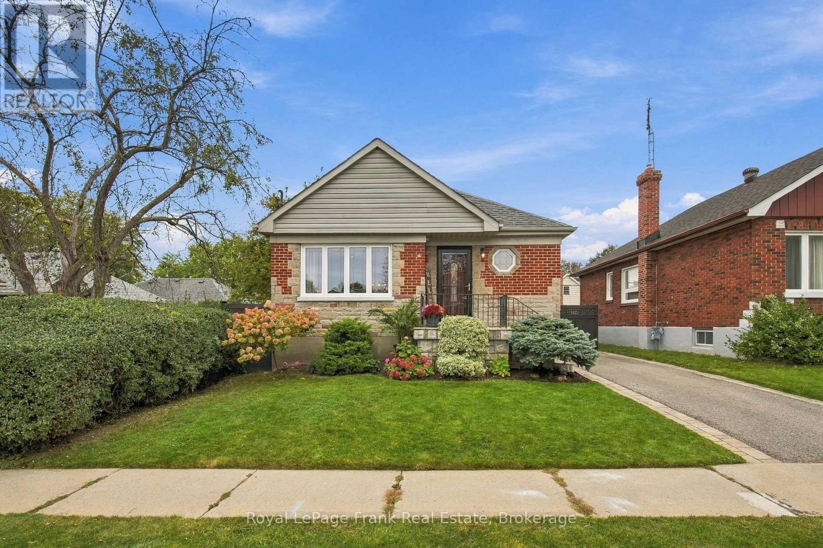 379 Arthur Street, Oshawa (Central), Ontario, L1H1P2, Oshawa (Central), Ontario — photo 1 of 5