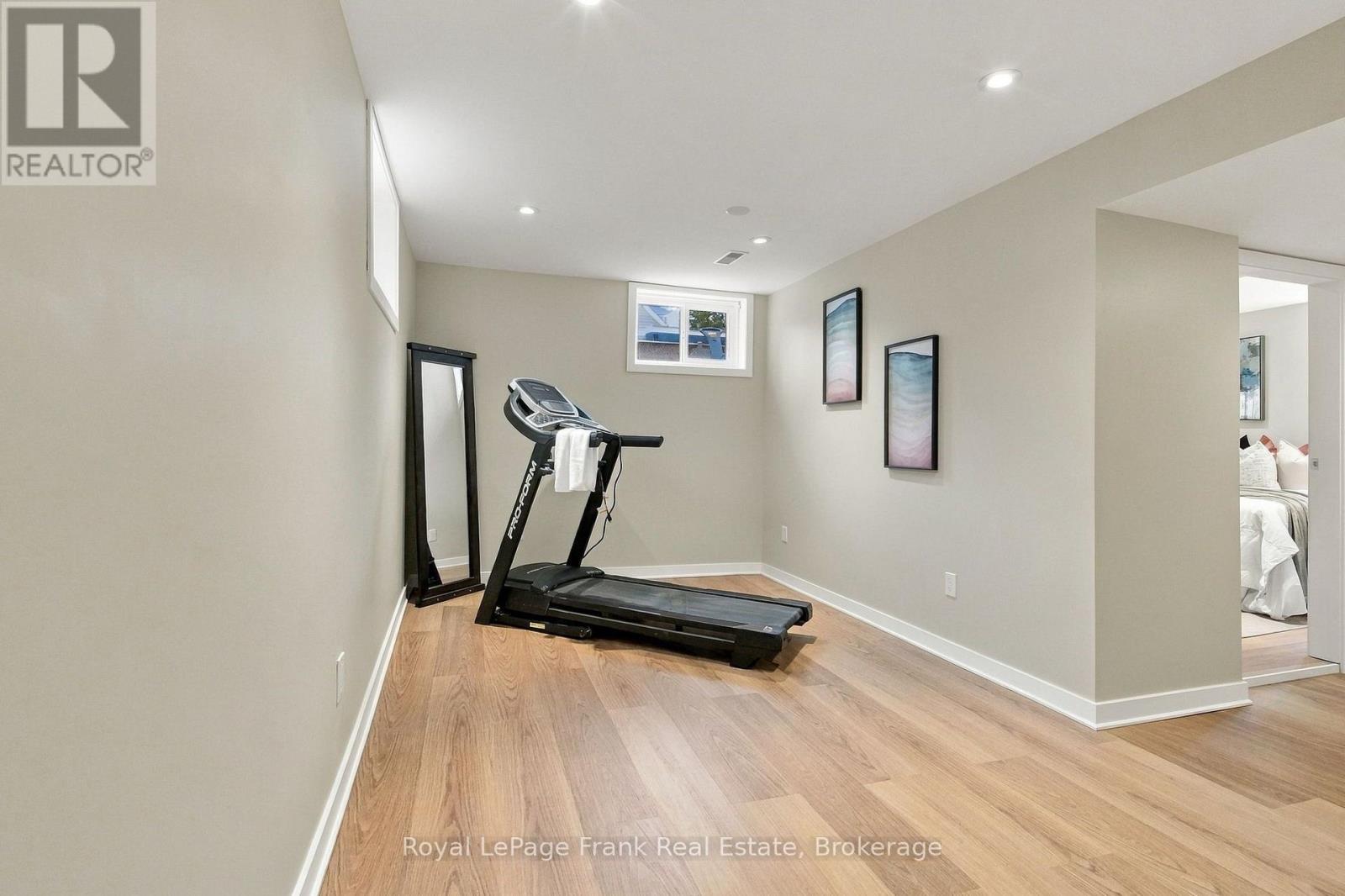 379 ARTHUR STREET - 28