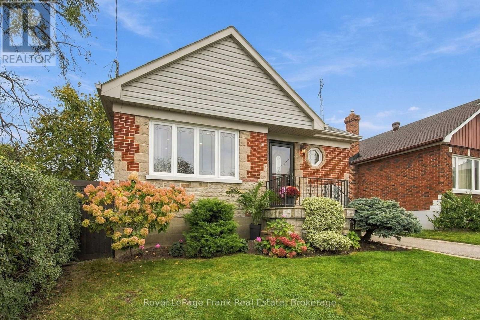 379 Arthur Street, Oshawa (Central), Ontario, L1H1P2, Oshawa (Central), Ontario — photo 3 of 5
