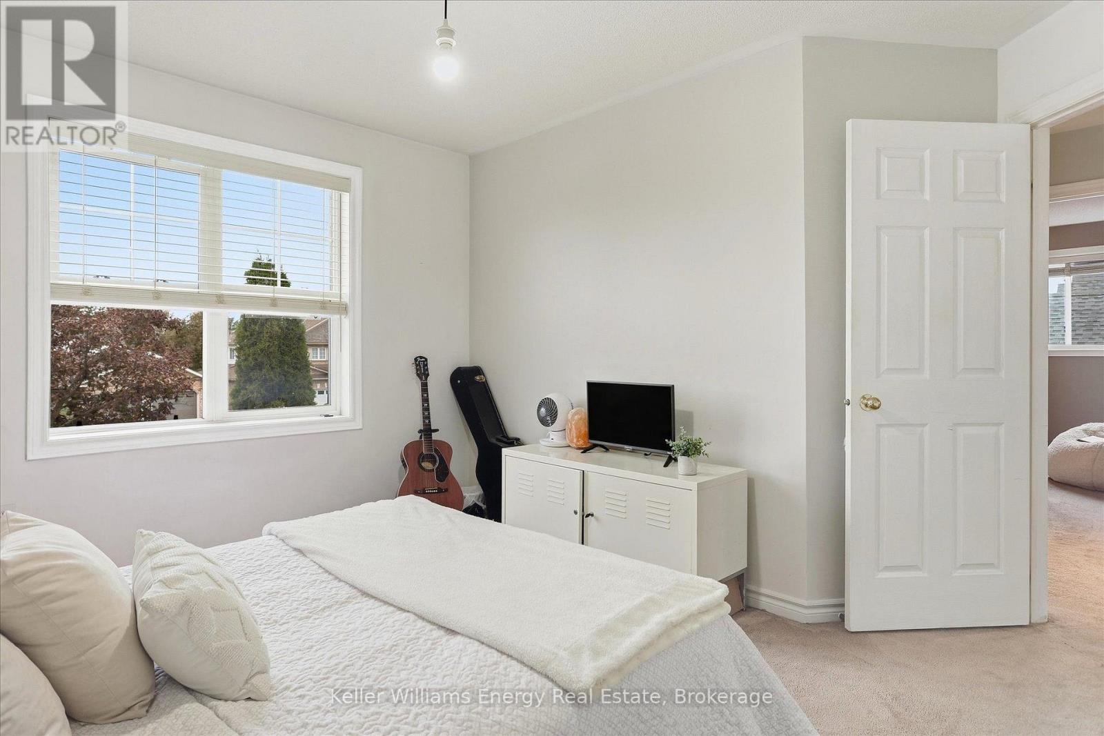 89 ROBERT ADAMS DRIVE - Image 33