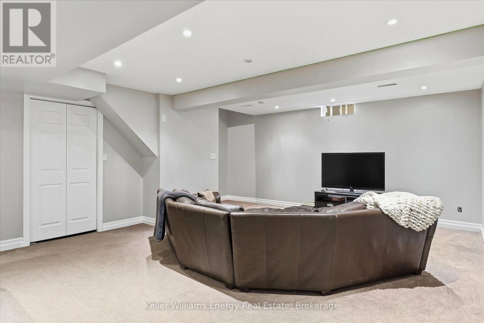 89 ROBERT ADAMS DRIVE - Image 40