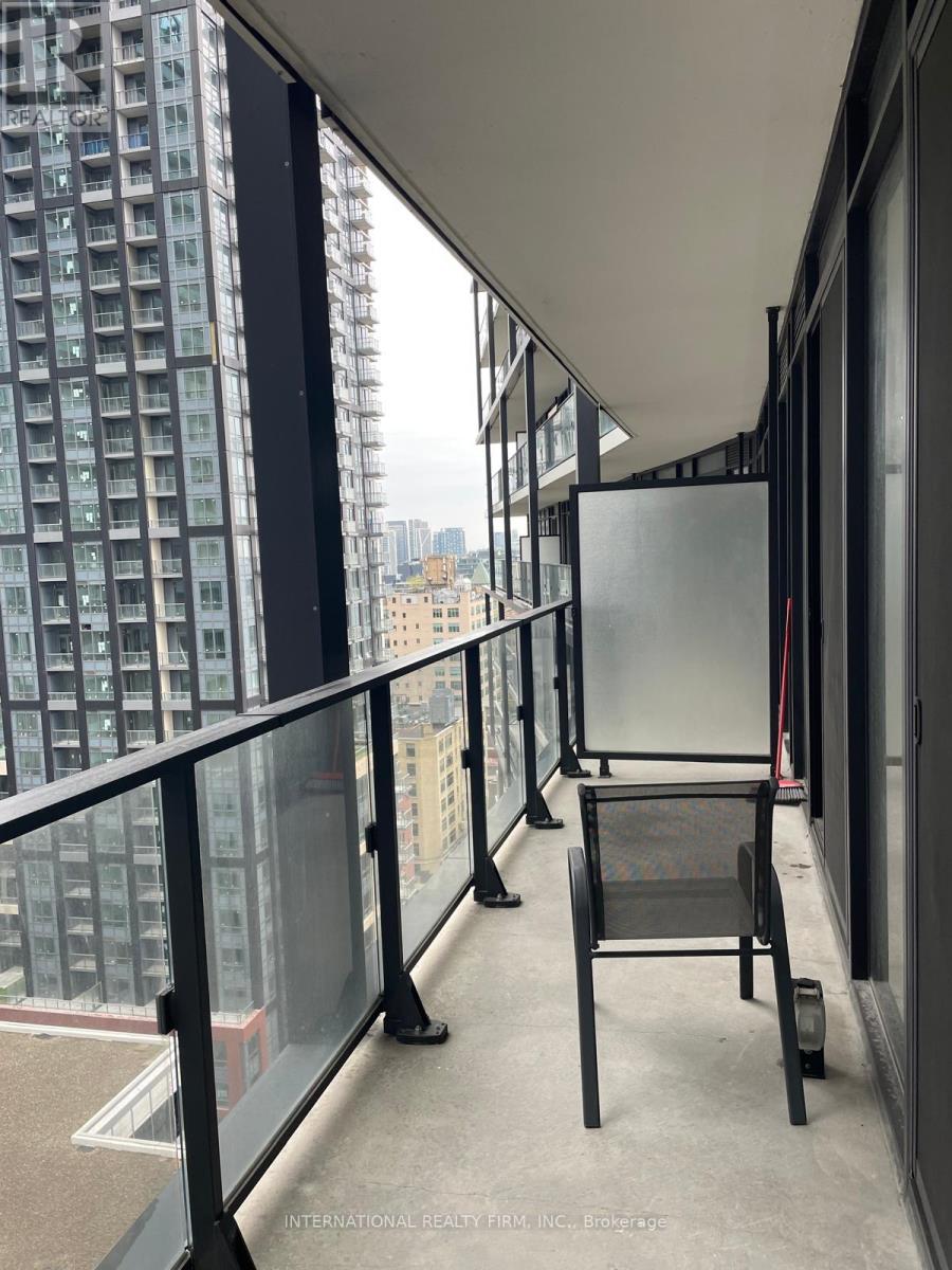 125 Peter Street — photo 35